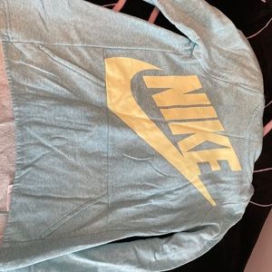 NIKE hooded pullover